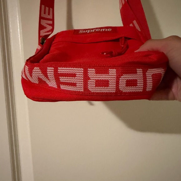 Supreme red crossbody bag ❤️ - Picture 4 of 8